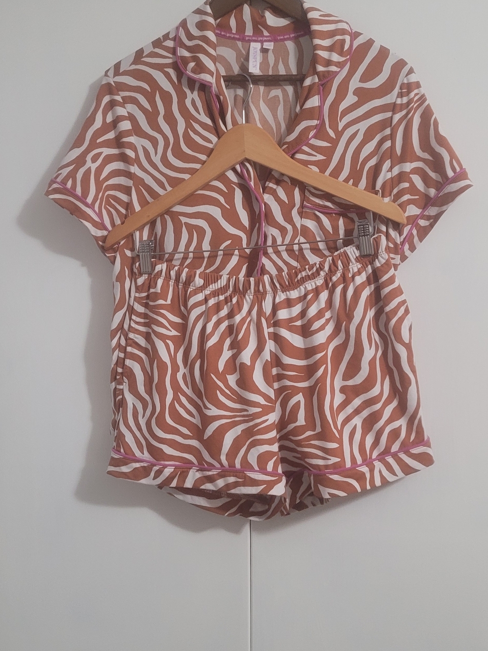 Women's Brown & White Zebra-Print Short Pajama/ Lounge Set With Pink Trim